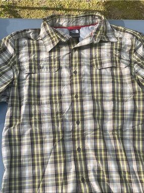 The North Face Men's Plaid Button-Up Shirt - Olive/Gray